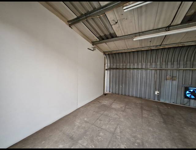 790M² FACTORY TO LET IN JET PARK